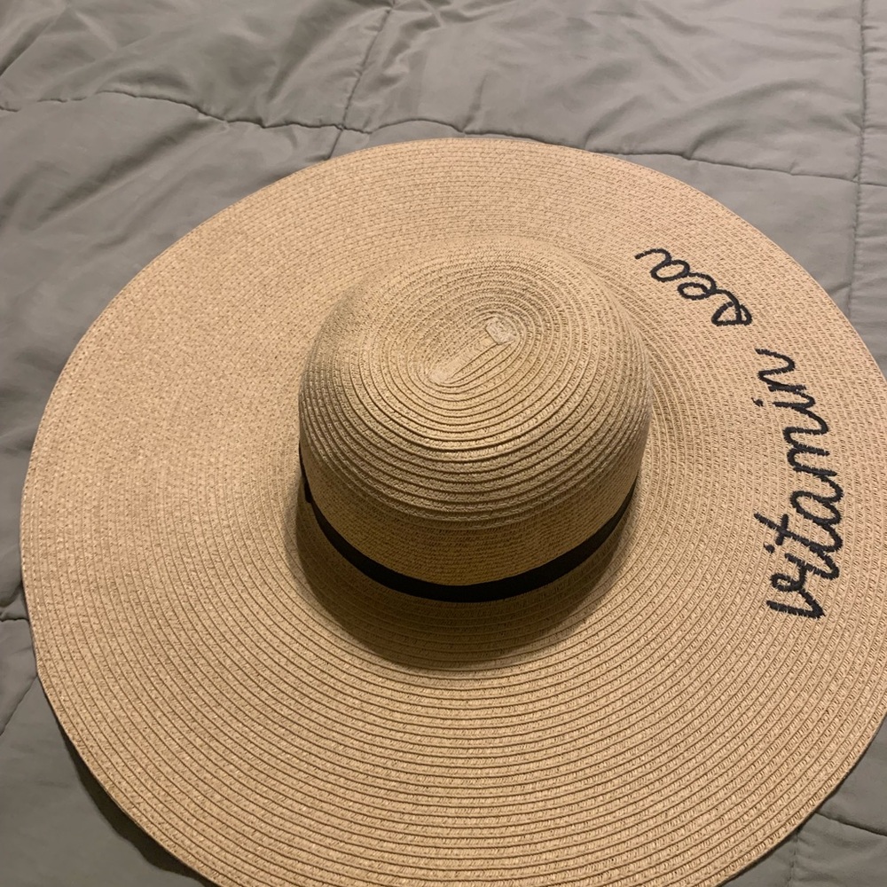 Bath and body works beach hat NWT (words are  Vitamin Sea)